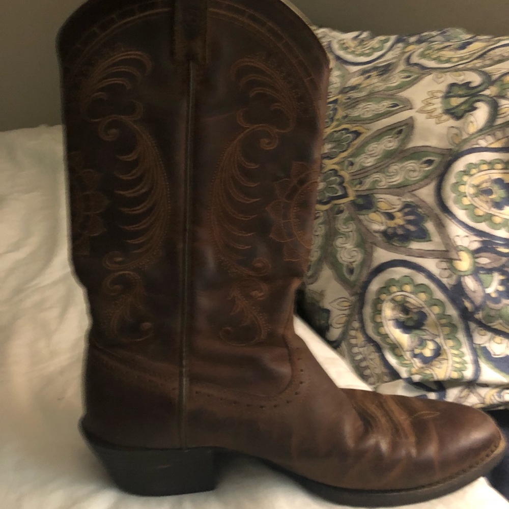 Women’s Ariat boots